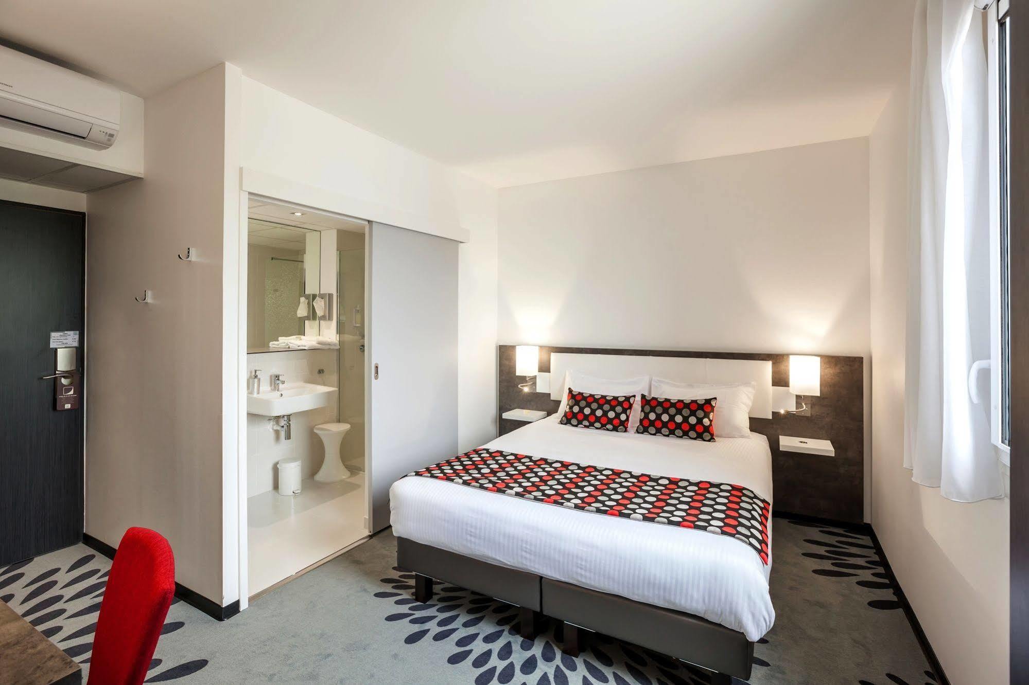 Logis Hotel Restaurant & Spa Au Comte D'Ornon Gradignan Zewnętrze zdjęcie
